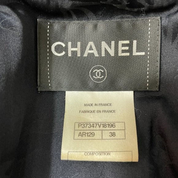 CHANEL $6500 NAVY TWEED BLAZER W/GOLD/BRONZE TRIM - Picture 8 of 12
